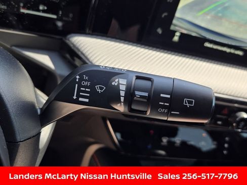 Used 2025 Nissan Kicks SR w/ Illumination Package image 21