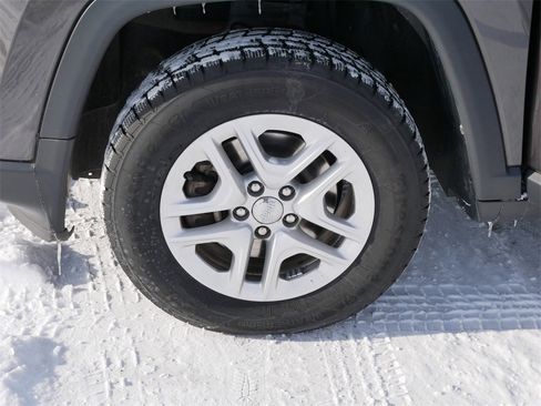 Used 2018 Jeep Compass Sport w/ Cold Weather Group image 15