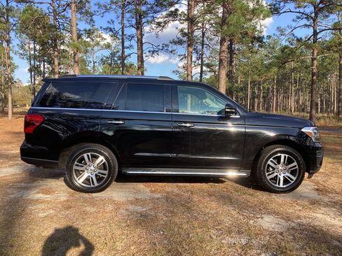 Used 2023 Ford Expedition Limited image 6