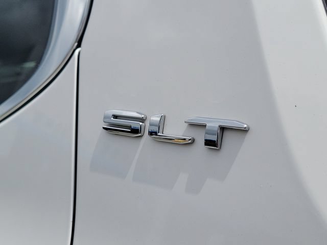 Certified 2023 GMC Acadia SLT FWD image 9