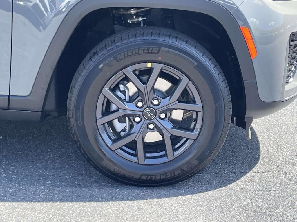 New 2027 Jeep Grand Cherokee Altitude AWD/4WD image 10