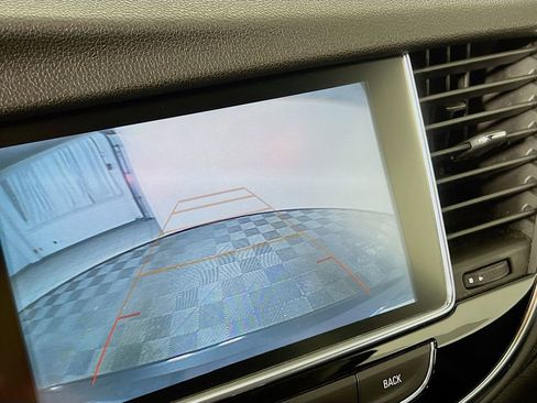 Used 2018 Buick Encore Essence image 13