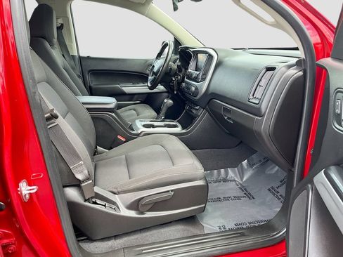 Used 2021 Chevrolet Colorado LT w/ Chrome Appearance Package AWD/4WD image 24