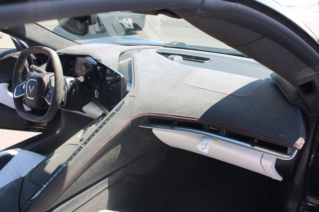 Used 2023 Chevrolet Corvette Stingray Premium Cpe w/ Z51 Performance Package RWD image 30