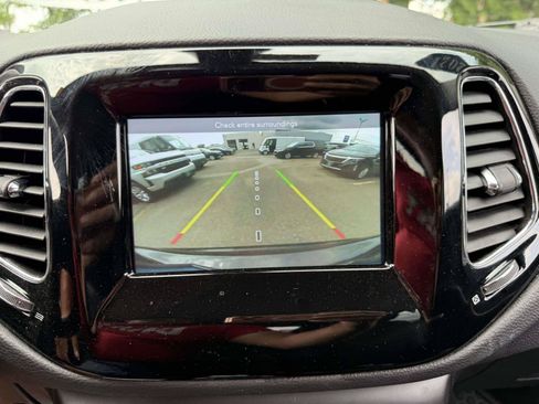 Used 2021 Jeep Compass Latitude AWD/4WD image 19