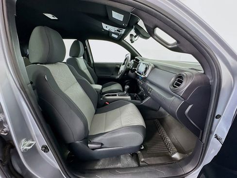 Certified 2022 Toyota Tacoma TRD Off-Road image 26