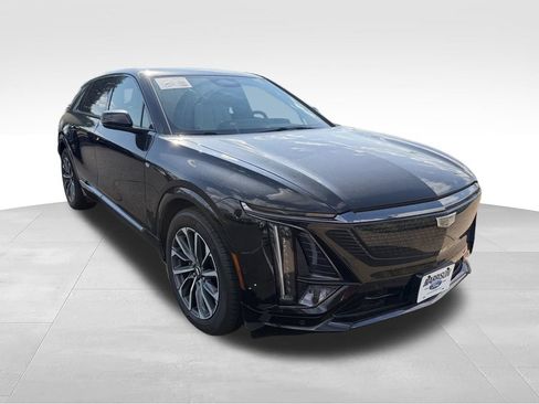 Certified 2024 Cadillac Lyriq Sport w/ LPO, Floor Liner Package AWD/4WD image 2