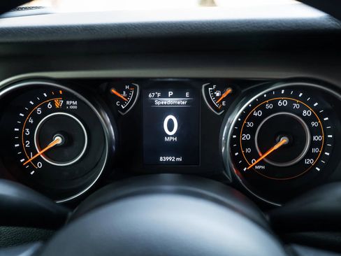 Used 2018 Jeep Wrangler Unlimited Sport AWD/4WD image 28