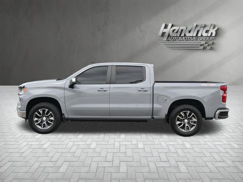Used 2024 Chevrolet Silverado 1500 LT AWD/4WD image 7