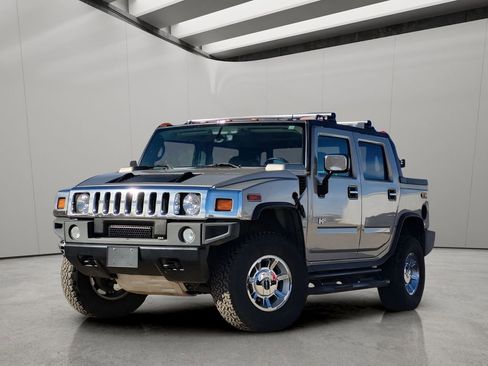 Used 2005 HUMMER H2 SUT w/ Preferred Equipment Group image 1