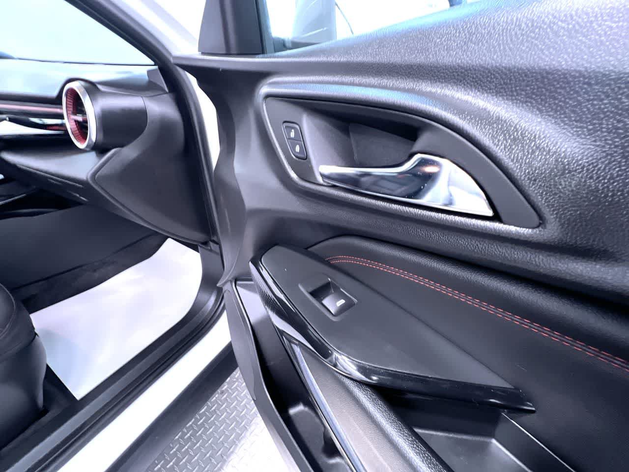 Used 2026 Chevrolet Trax RS w/ Sunroof Package FWD image 35