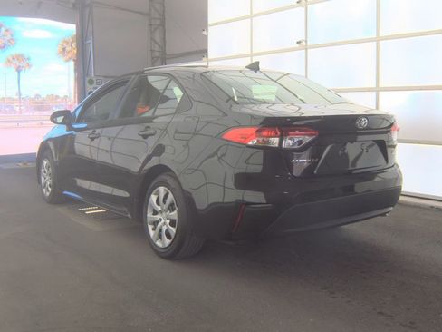 Used 2022 Toyota Corolla LE image 8