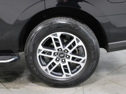 Used 2022 Ford Expedition Limited AWD/4WD image 18