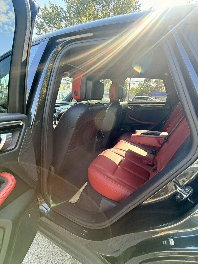 Used 2017 Porsche Macan S AWD/4WD image 12