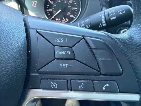 Used 2020 Nissan Rogue S FWD image 31