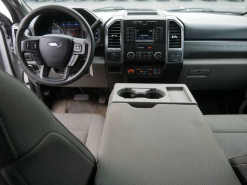 Used 2019 Ford F550 4x4 Crew Cab Super Duty w/ XLT Value Package image 26