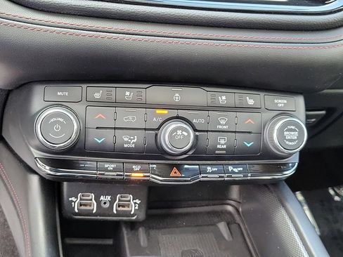 Used 2022 Dodge Durango R/T RWD image 30