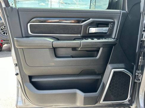 Used 2022 RAM 2500 Laramie w/ Night Edition AWD/4WD image 26
