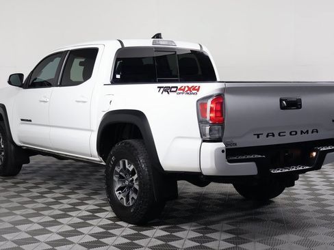 Used 2023 Toyota Tacoma TRD Off-Road w/ Technology Package AWD/4WD image 6