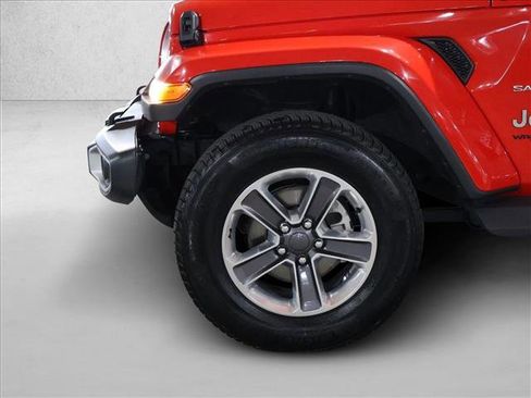 Used 2021 Jeep Wrangler Unlimited Sahara w/ Uconnect 4C Nav & Sound Group AWD/4WD image 29