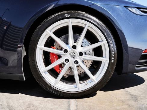 Used 2020 Porsche 911 Carrera 4S w/ Premium Package AWD/4WD image 18