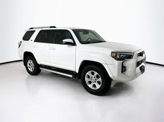 Used 2020 Toyota 4Runner SR5 Premium w/ Moonroof Package AWD/4WD video 1