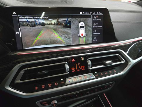 Used 2022 BMW X7 xDrive40i w/ M Sport Package AWD/4WD image 33