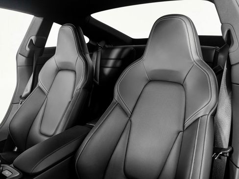 Used 2024 Porsche 911 Carrera GTS w/ Premium Package image 3