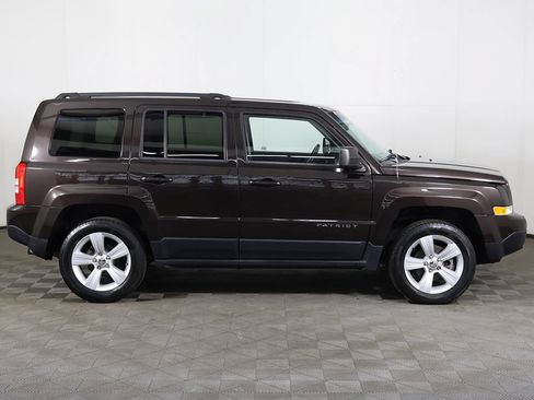 Used 2014 Jeep Patriot Latitude AWD/4WD image 15