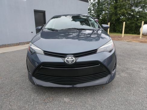 Used 2019 Toyota Corolla LE FWD image 2