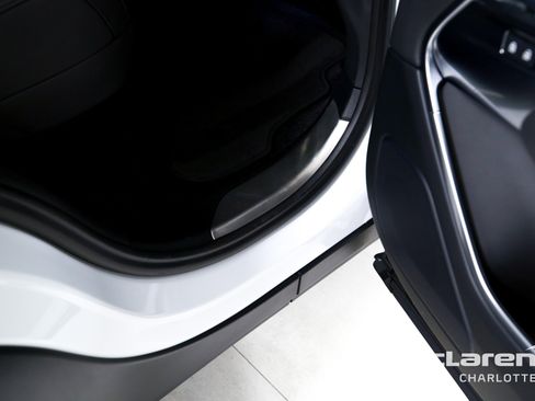 Used 2023 Land Rover Range Rover SE image 27