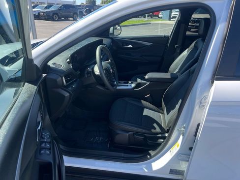 Used 2025 Buick Envista Preferred FWD image 14