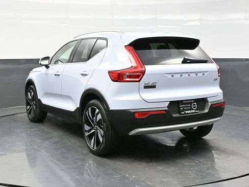 Used 2024 Volvo XC40 B5 Ultimate image 5