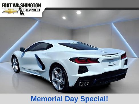 Used 2022 Chevrolet Corvette Stingray Premium Cpe w/ Engine Appearance Package RWD image 4