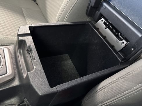 Used 2022 Toyota Tacoma SR5 image 32