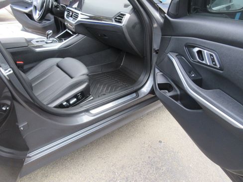 Used 2021 BMW 330i Sedan w/ Premium Package image 19