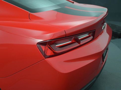 Used 2018 Chevrolet Camaro LT image 16