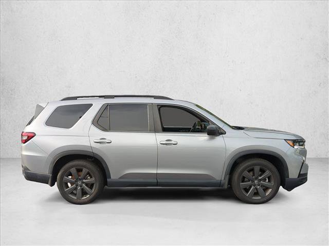 Used 2024 Honda Pilot Sport image 4