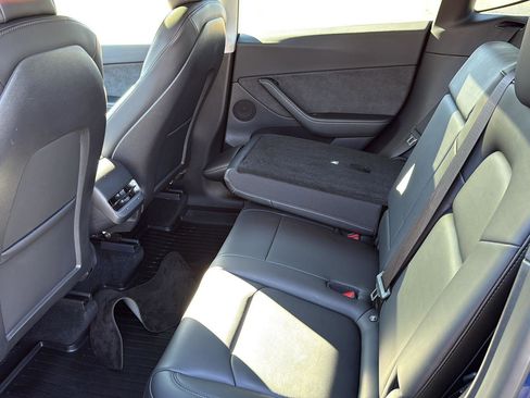 Used 2022 Tesla Model Y Performance image 23