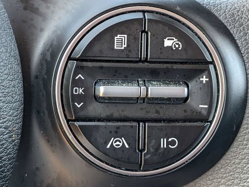 Used 2025 Kia Soul LX w/ LX Technology Package FWD image 14