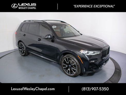 Used 2022 BMW X7 xDrive40i w/ M Sport Package AWD/4WD image 2