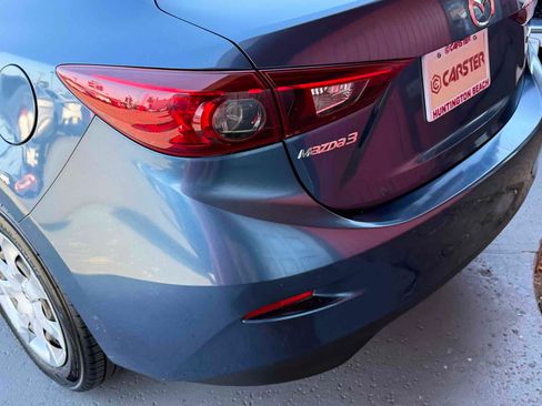 Used 2017 MAZDA MAZDA3 Sport FWD image 19