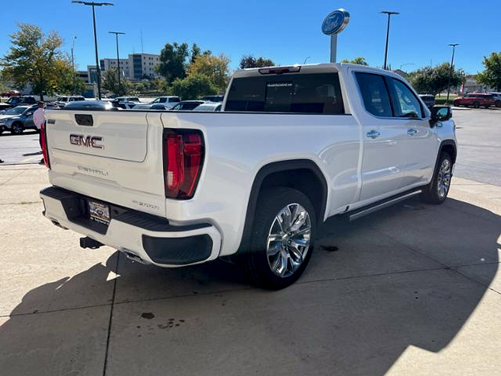 Used 2025 GMC Sierra 1500 Denali w/ Denali Reserve Package AWD/4WD image 5
