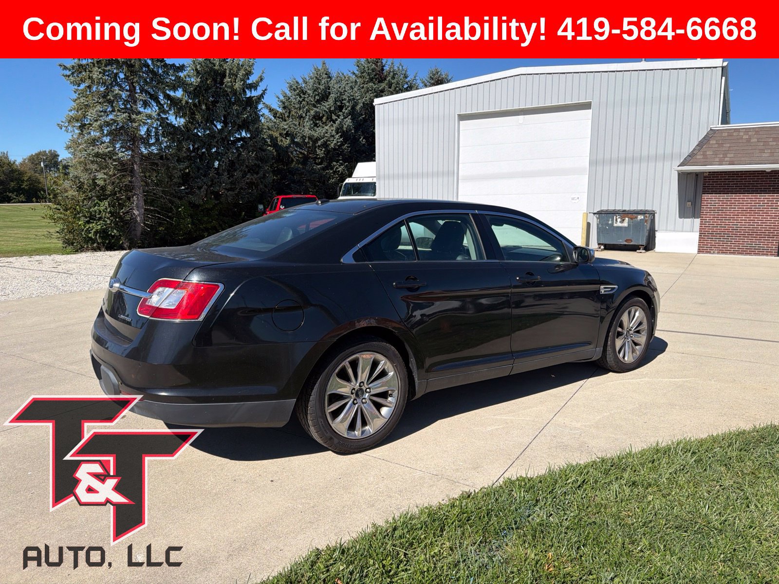 Used 2010 Ford Taurus Limited FWD image 2