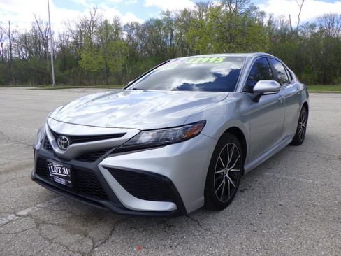Used 2021 Toyota Camry SE w/ Cold Weather Package AWD/4WD image 1