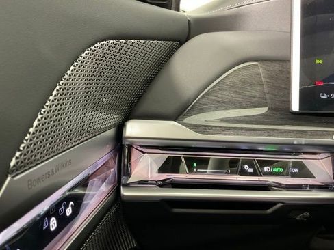 Used 2024 BMW i7 eDrive50 image 19