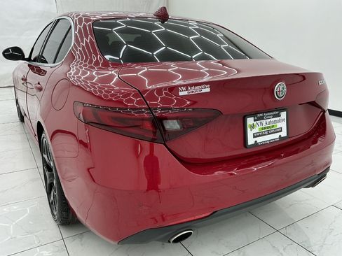 Used 2019 Alfa Romeo Giulia RWD image 9