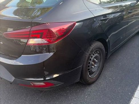 Used 2019 Hyundai Elantra SE w/ Cargo Package FWD image 5
