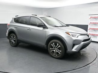 Used 2018 Toyota RAV4 LE video 2