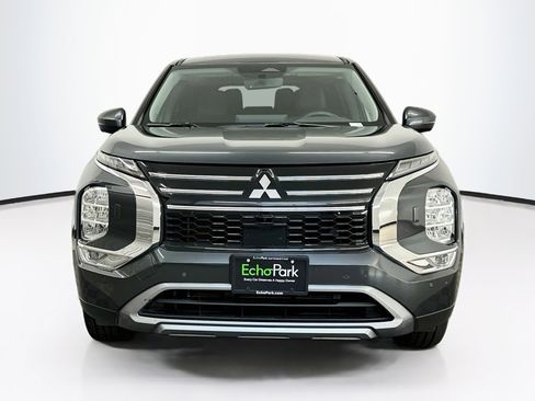 Used 2025 Mitsubishi Outlander AWD image 2
